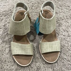 Tom’s Majorca heels